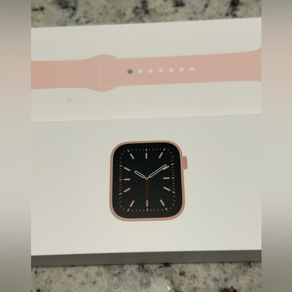 Apple Watch 6 Series GPS + Cellular (44 mm) - Picture 3 of 10